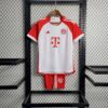 Bayern Munich 2023/24 local niños conjunto