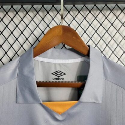 Fluminense 2023/24 Pre-Match entrenamiento camiseta Grey - Image 4