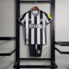 Newcastle United 2023/24 local niños conjunto