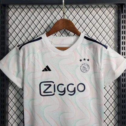 Ajax 2023/24 visitante niños conjunto - Image 2