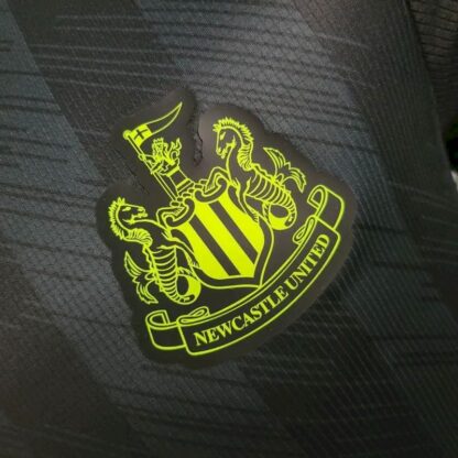 Newcastle United 2023/24 Pre-Match camiseta versión jugador - Image 4