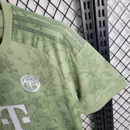 Bayern Munich 2023/24 Oktoberfest camiseta - Image 6