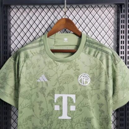 Bayern Munich 2023/24 Oktoberfest camiseta - Image 8