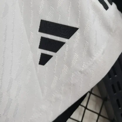 Juventus 2023/24 White pantaloneta – versión jugador - Image 4