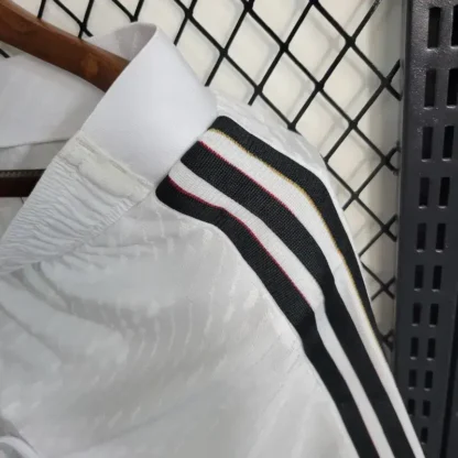 Juventus 2023/24 White pantaloneta – versión jugador - Image 6