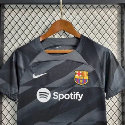 Barcelona 2023/24 Black portero niños conjunto - Image 2