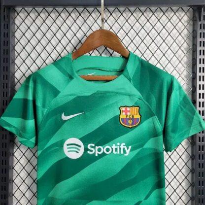 Barcelona 2023/24 Green portero niños conjunto - Image 2