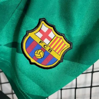 Barcelona 2023/24 Green portero niños conjunto - Image 9