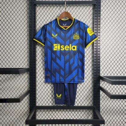 Newcastle United 2023/24 tercera niños conjunto
