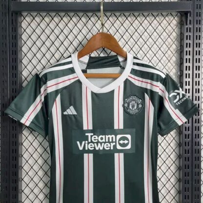 Manchester United 2023/24 visitante niños conjunto - Image 5