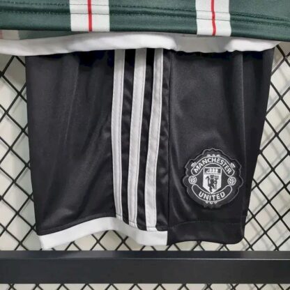 Manchester United 2023/24 visitante niños conjunto - Image 4