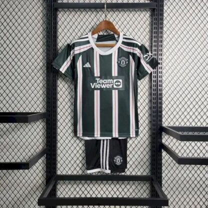 Manchester United 2023/24 visitante niños conjunto