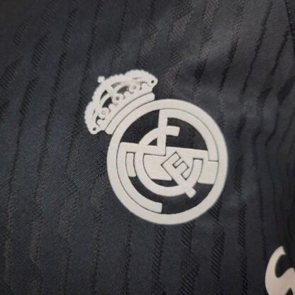 Real Madrid 2024/25 Special Edition camiseta versión jugador - Image 3
