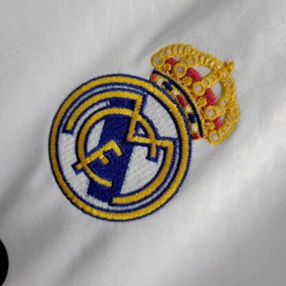 Real Madrid 2024/25 local camiseta - Image 3