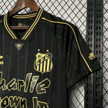 Santos 2024/25 Charlie Brown Jr camiseta - Image 3