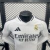 Real Madrid 2024/25 local manga largas camiseta – Player Versi - Image 3