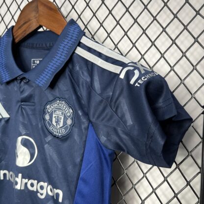Manchester United 2024/25 visitante niños conjunto - Image 7