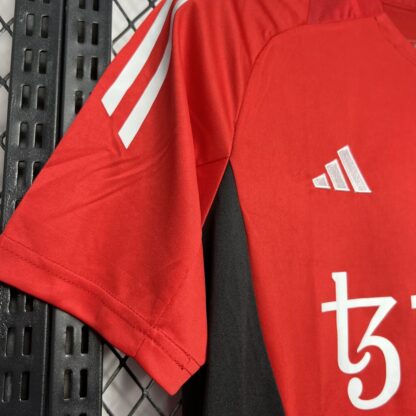 Manchester United 2024/25 Red Pre-match entrenamiento camiseta - Image 4
