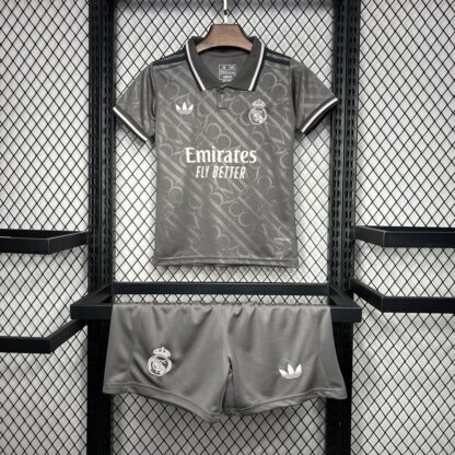 Real Madrid 2024/25 tercera niños conjunto