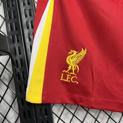 Liverpool 2024/25 local pantaloneta - Image 3