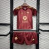AS Roma 2024/25 local niños conjunto