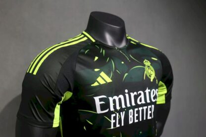 Real Madrid 2024/25 Teenage Mutant Ninja Turtles Edition versión jugador - Image 3