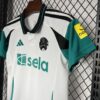 Newcastle United 2024/25 tercera niños conjunto - Image 6