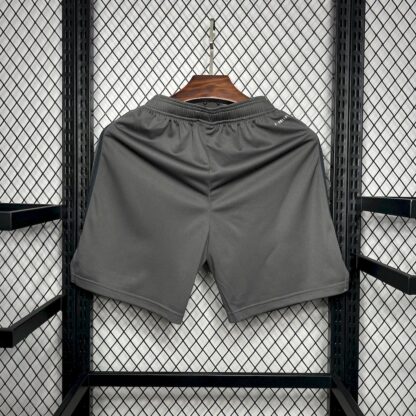 Real Madrid 2024/25 tercera pantaloneta - Image 2