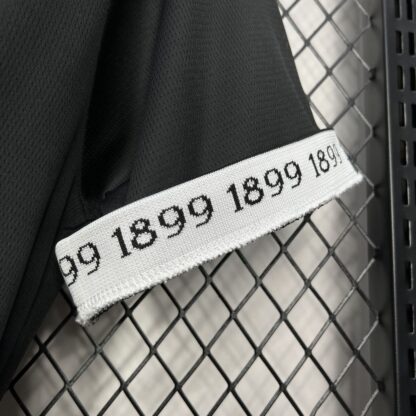Olympique de Marseille 125th Anniversary Black camiseta - Image 3