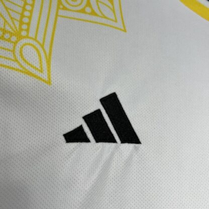 Real Madrid 2024/25 White and black Mamba special edition camiseta - Image 5