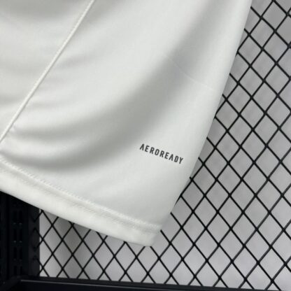Real Madrid 2024/25 Special Edition White camiseta - Image 4