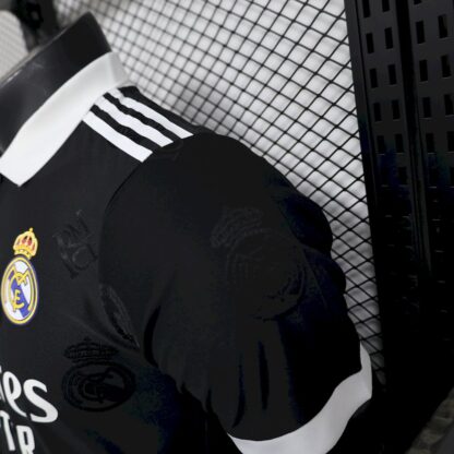 Real Madrid  2025/26 Black Special Edition camiseta versión jugador - Image 5