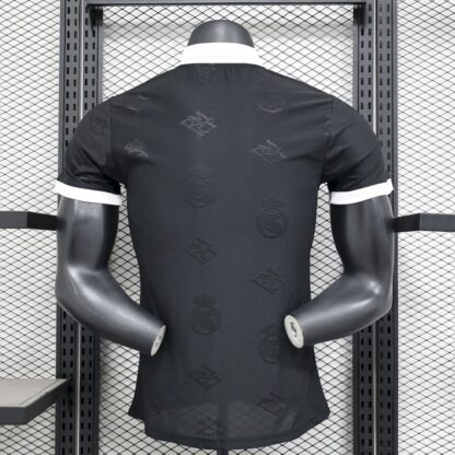 Real Madrid  2025/26 Black Special Edition camiseta versión jugador - Image 2