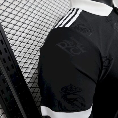 Real Madrid  2025/26 Black Special Edition camiseta versión jugador - Image 3