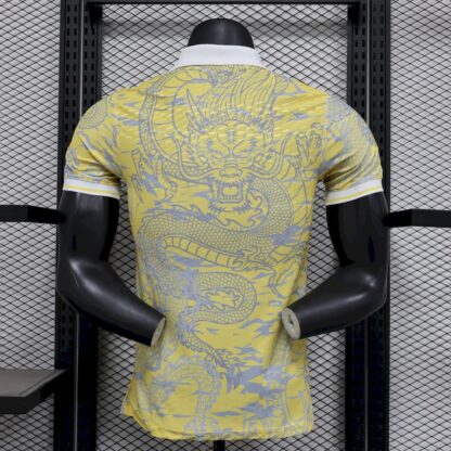 Real Madrid  2025/26 Beige special edition camiseta versión jugador - Image 2