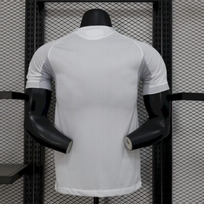Real Madrid 2025/26 local camiseta versión jugador - Image 2
