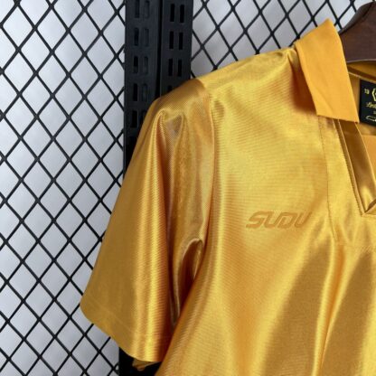 Wolves 2025/26 70th Snniversary camiseta - Image 7