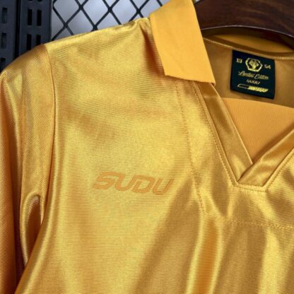 Wolves 2025/26 70th Snniversary camiseta - Image 6