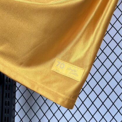 Wolves 2025/26 70th Snniversary camiseta - Image 3