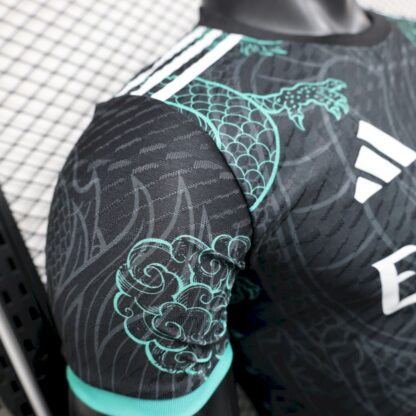 Real Madrid 2025/26 Black Green Dragon Edition camiseta versión jugador - Image 6