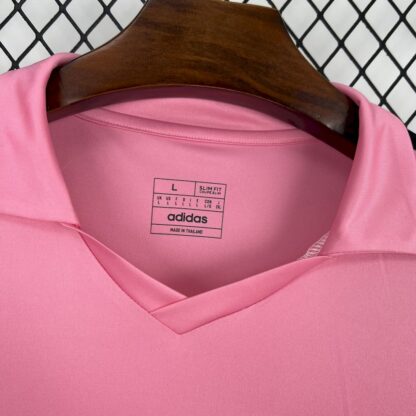 Real Madrid 2025/26 Pink special edition camiseta - Image 3