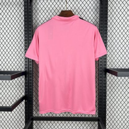 Real Madrid 2025/26 Pink special edition camiseta - Image 2