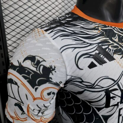Real Madrid 2025/26 Black and white dragon version camiseta versión jugador - Image 3