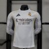 Real Madrid 2025/26 local manga largas camiseta versión jugador