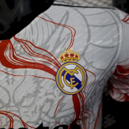Real Madrid 2025/26 White Black Dragon special edition camiseta versión jugador - Image 4