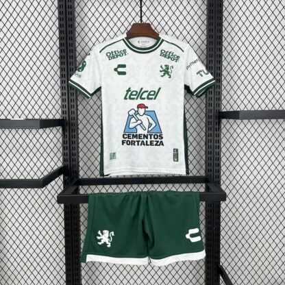 Club León F.C. 2024/25 visitante niños conjunto