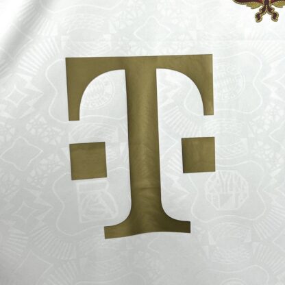 Bayern Munich 2024/25 125 Anniversary White camiseta - Image 8