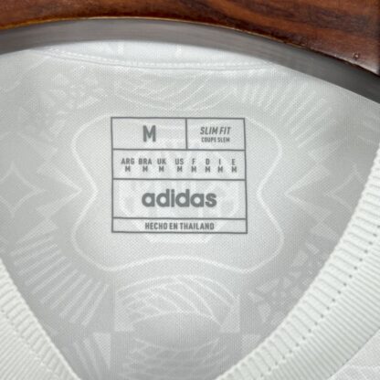 Bayern Munich 2024/25 125 Anniversary White camiseta - Image 3