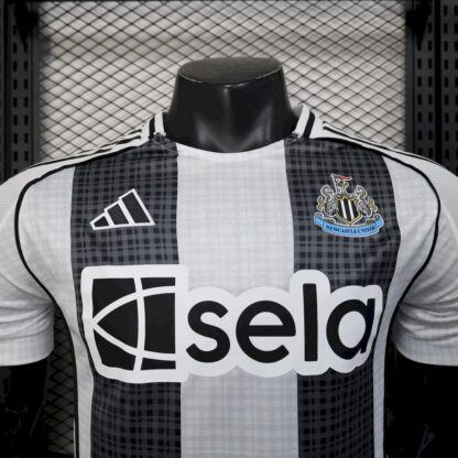 Newcastle United 2025/26 local camiseta versión jugador - Image 4