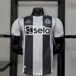 Newcastle United 2025/26 local camiseta versión jugador